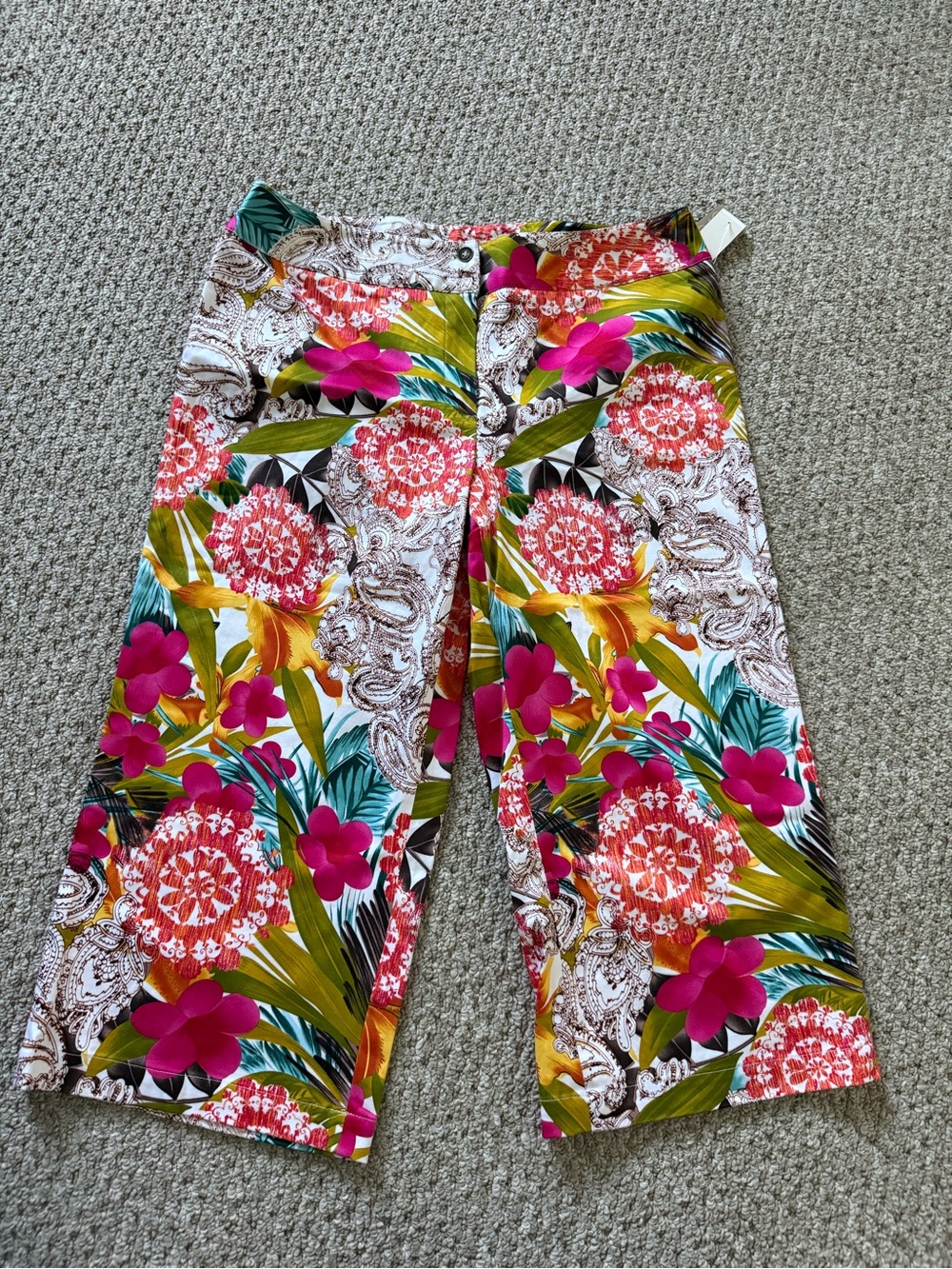 NWT Tropical Floral Wide-Leg Capris - Multicolor